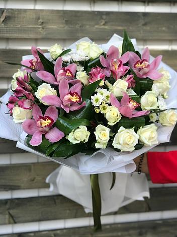 Букет цветов из: Розы и Хризантемы в Дьяконове