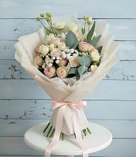 Букет цветов из:  Розы и Лизиантусы в Дьяконове