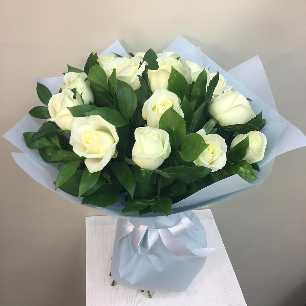 Букет 15 Белых роз Проуд в Дьяконове