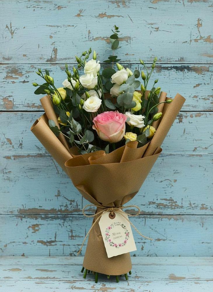 Букет цветов из: Розы и Лизиантусы в Дьяконове