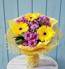Букет цветов из:  Хризантемы и Герберы в Дьяконове