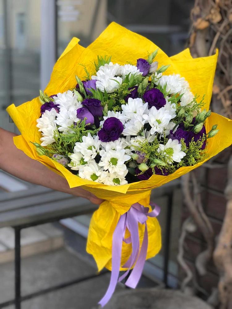 Букет цветов из: Ирисы, Хризантемы и Ромашки в Дьяконове