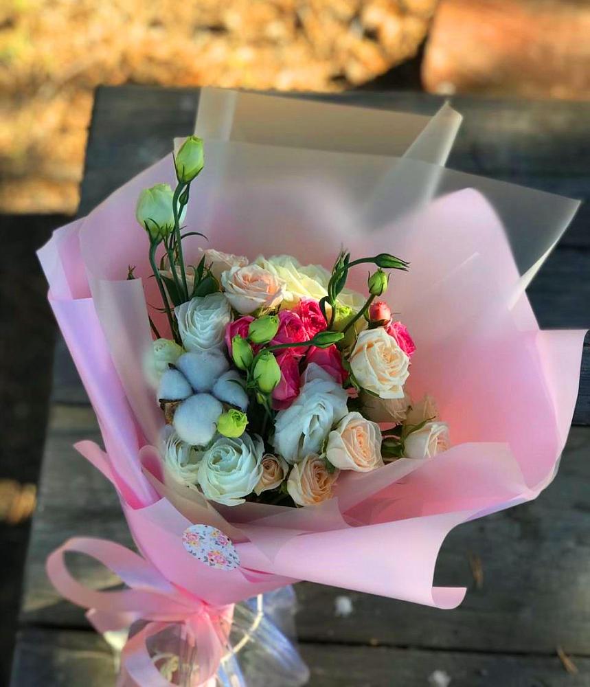 Букет цветов из: Розы и Лизиантусы в Дьяконове