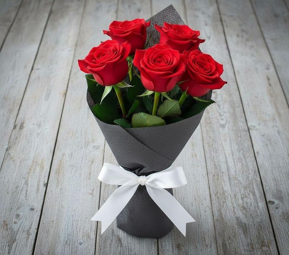 Букет 5 Красных роз Эдлесс Лав в Дьяконове